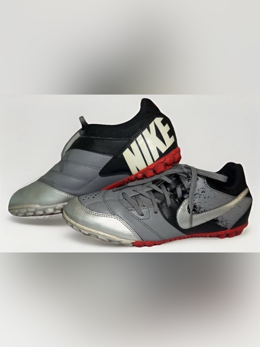 Nike Bomba Turf Soccer Shoes Size 5.5 Youth Gray Red Black 415128-005 - Picture 1 of 6